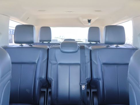 Used 2024 Ford Expedition Max XLT image 27