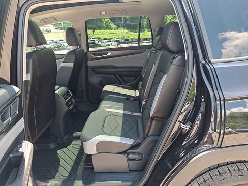 Used 2024 Volkswagen Atlas Peak Edition SEL AWD/4WD image 19