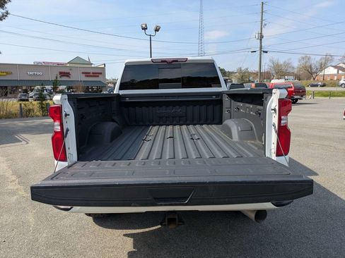 Used 2021 Chevrolet Silverado 2500 High Country w/ Z71 Off-Road Package image 6