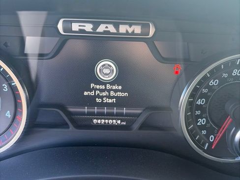 Used 2024 RAM 2500 Big Horn w/ Night Edition AWD/4WD image 11