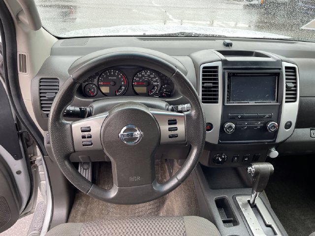 Used 2012 Nissan Frontier SV w/ SV Premium Utility Pkg AWD/4WD image 14