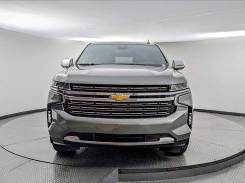 Used 2023 Chevrolet Suburban Premier image 12