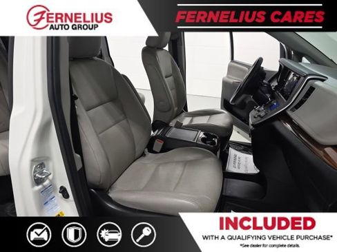 Used 2017 Toyota Sienna Limited Premium image 19