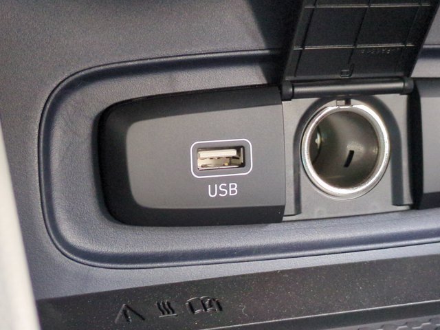 Certified 2024 Hyundai Venue Limited FWD image 21