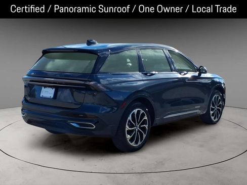 Used 2024 Lincoln Nautilus Reserve w/ Equipment Group 202A AWD/4WD image 9