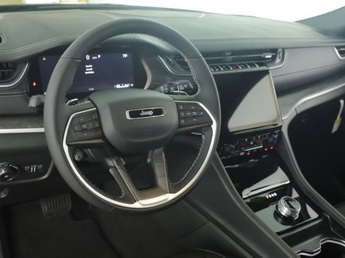 New 2025 Jeep Grand Cherokee L Limited w/ Luxury Tech Group II image 13