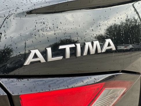 Used 2025 Nissan Altima 2.5 SV FWD image 26