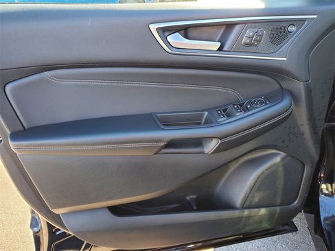 Used 2024 Ford Edge Titanium image 20
