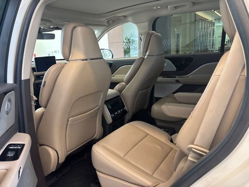 Certified 2022 Lincoln Aviator Reserve w/ Equipment Group 201A AWD/4WD image 11