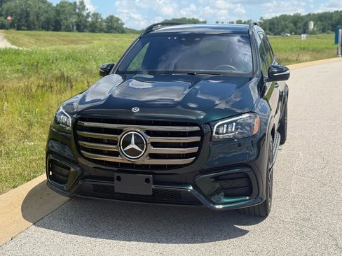 Used 2024 Mercedes-Benz GLS 450 4MATIC w/ Pinnacle Trim Package image 9