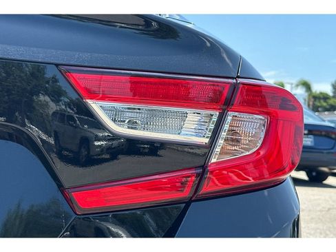 Used 2022 Honda Accord EX-L image 10
