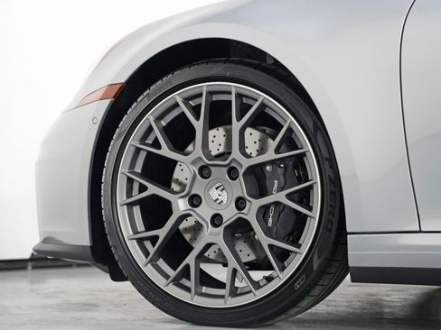 Used 2025 Porsche 911 Carrera RWD image 57