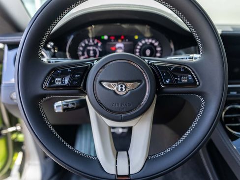 Certified 2025 Bentley Continental GTC AWD/4WD image 29