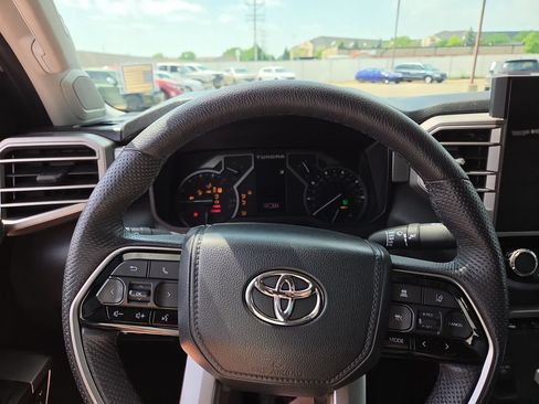 Used 2023 Toyota Tundra Limited AWD/4WD image 21