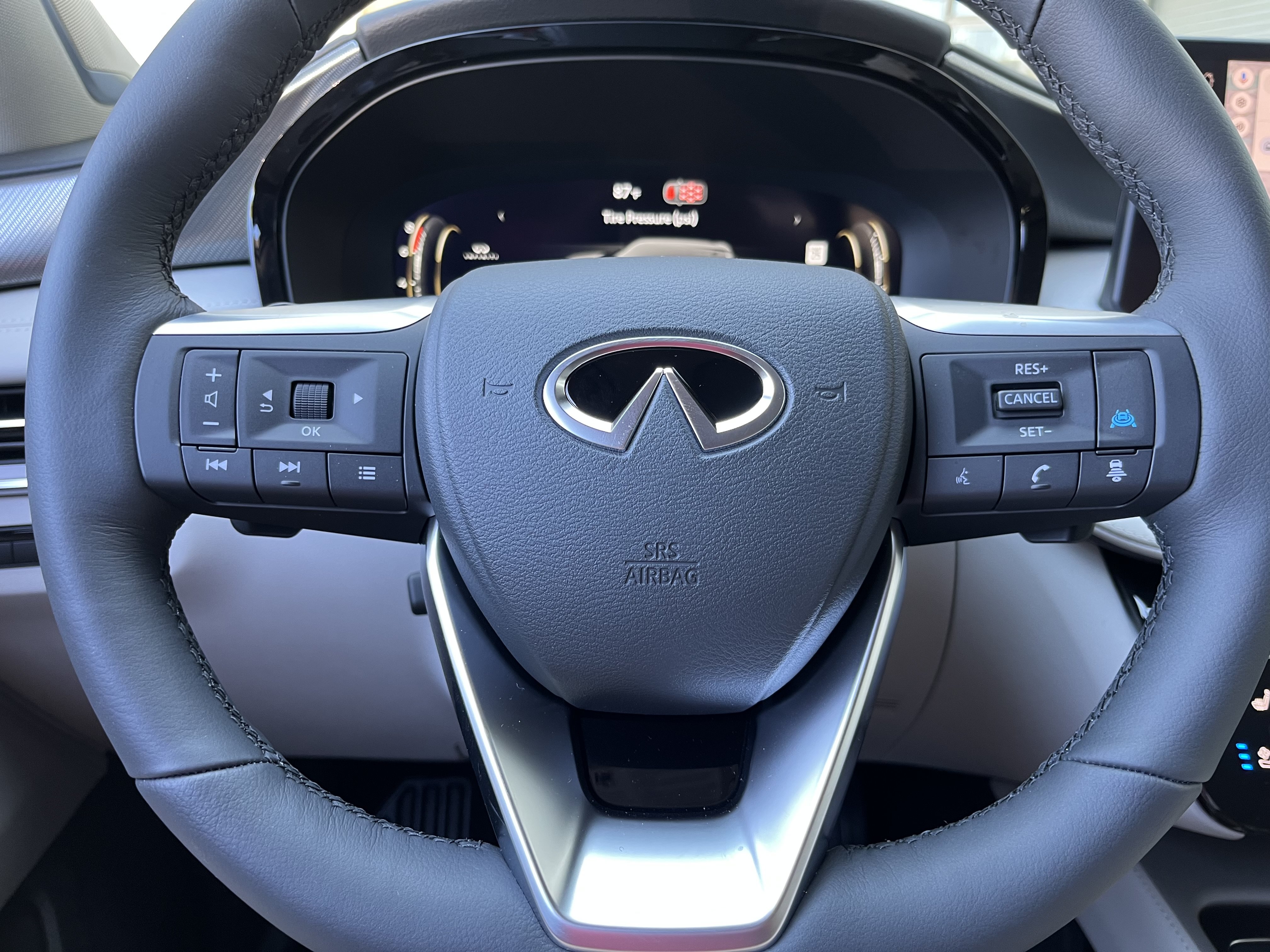 New 2027 INFINITI QX60 Luxe w/ Cargo Package FWD image 23