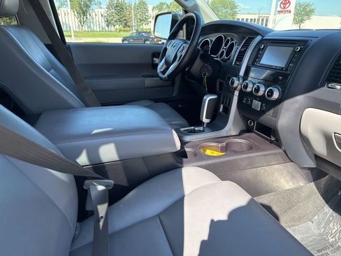 Used 2017 Toyota Sequoia Limited w/ Safety & Convenience Package image 24
