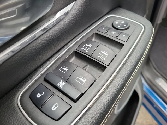 Used 2022 RAM 1500 Laramie AWD/4WD image 11