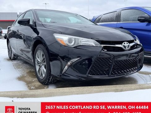 Used 2017 Toyota Camry SE image 1