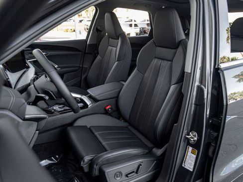 Certified 2025 Audi Q5 2.0T Premium Plus w/ Premium Plus image 13