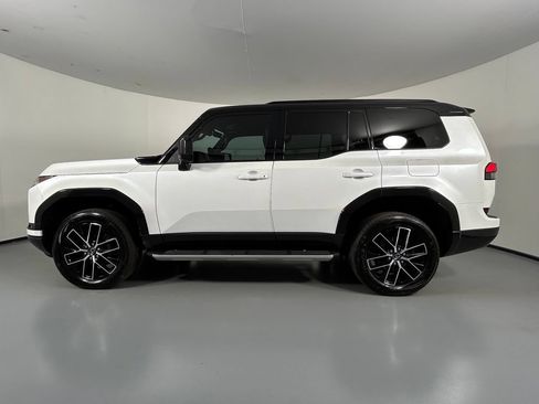 Used 2024 Lexus GX 550 w/ Accessory Package (Z1) AWD/4WD image 4