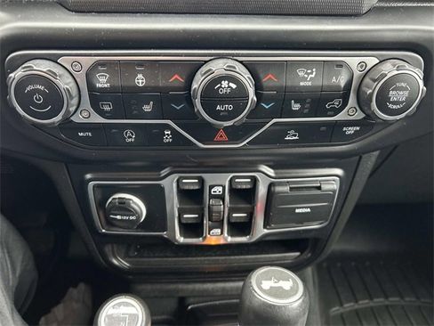 Used 2021 Jeep Wrangler Unlimited Sahara image 28