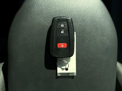 Used 2025 Toyota RAV4 XLE image 23