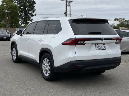Certified 2025 Toyota Grand Highlander FWD image 4