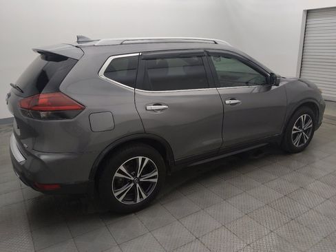 Used 2019 Nissan Rogue SV w/ Sun & Sound Touring Package FWD image 10