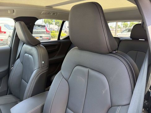 New 2026 Volvo XC40 B5 Core AWD/4WD image 15