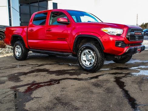 Used 2020 Toyota Tacoma SR image 3