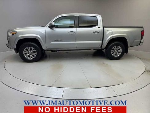 Used 2019 Toyota Tacoma SR5 image 2