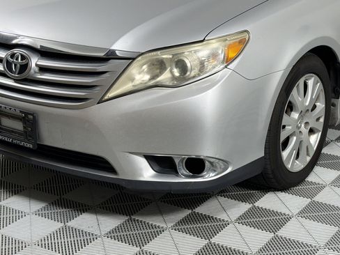 Used 2011 Toyota Avalon FWD image 12