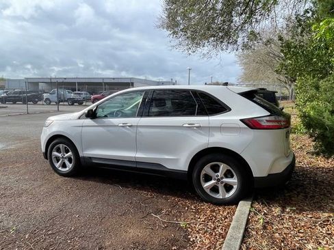 Used 2020 Ford Edge SE image 4
