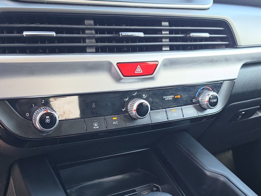 Used 2021 Kia Telluride LX FWD image 25
