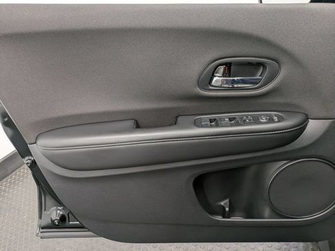 Used 2022 Honda HR-V LX image 8