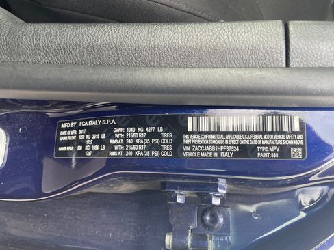 Used 2017 Jeep Renegade Latitude FWD image 34