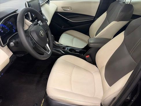 Used 2020 Toyota Corolla XLE image 17