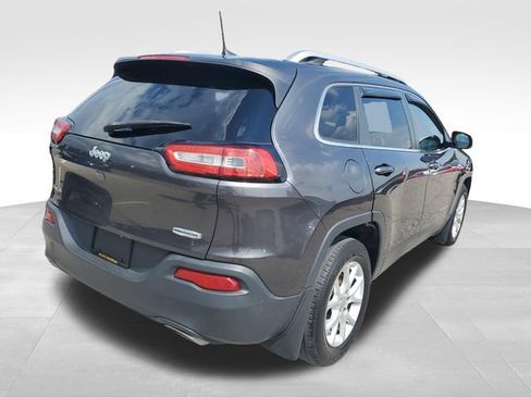 Used 2016 Jeep Cherokee Latitude w/ Comfort/Convenience Group AWD/4WD image 4