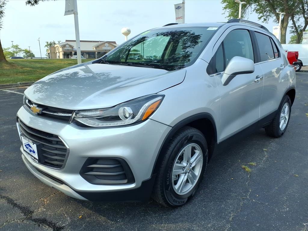 Used 2019 Chevrolet Trax LT w/ LT Convenience Package AWD/4WD image 3