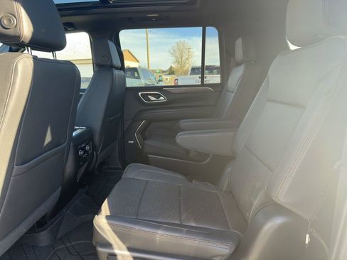 Used 2024 Chevrolet Suburban High Country image 13