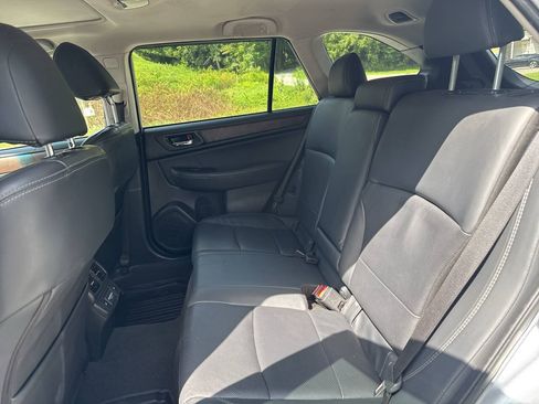 Used 2018 Subaru Outback 2.5i Limited AWD/4WD image 14