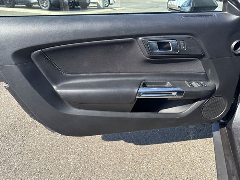 Used 2020 Ford Mustang Coupe RWD image 11