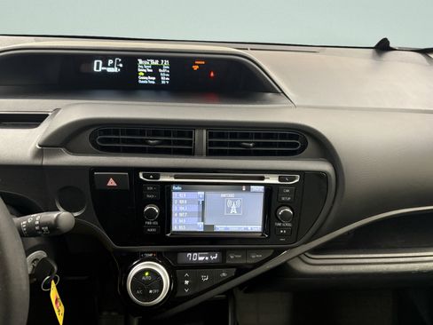 Used 2016 Toyota Prius C One image 12