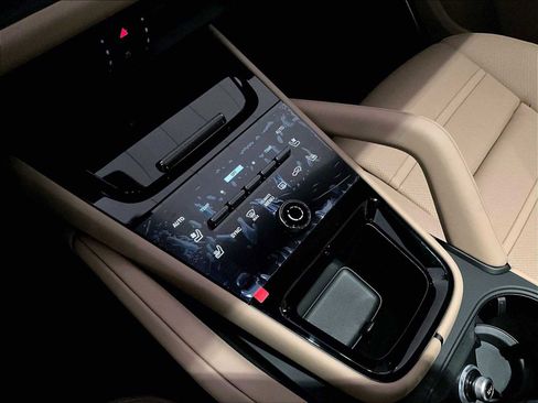 New 2026 Porsche Cayenne GTS image 18