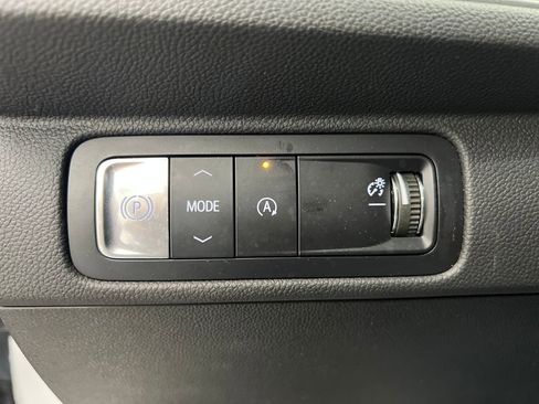 Used 2024 Chevrolet Traverse LT image 49