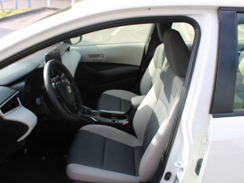 Used 2023 Toyota Corolla LE FWD image 11