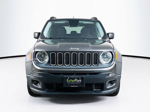 Used 2017 Jeep Renegade Latitude w/ Cold Weather Group AWD/4WD image 2