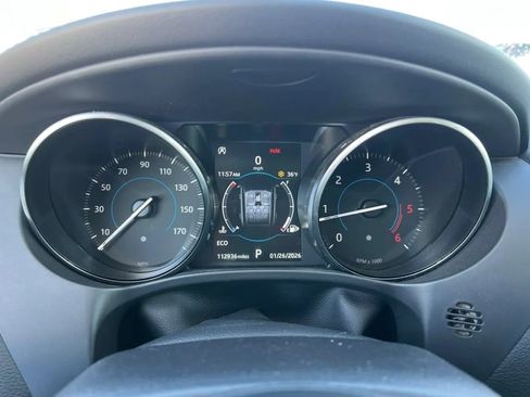 Used 2018 Jaguar F-PACE Premium image 9