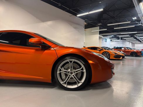 Used 2012 McLaren MP4-12C Coupe RWD image 12