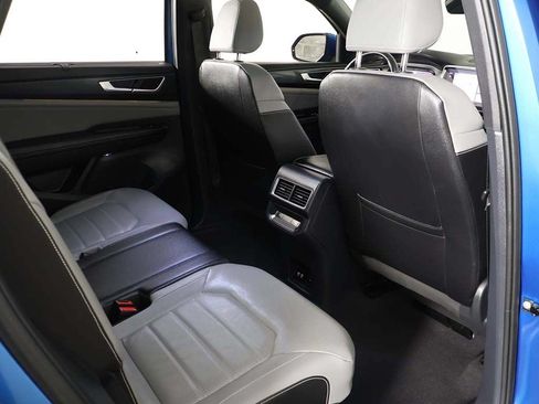 Used 2024 Volkswagen Atlas Cross Sport SEL AWD/4WD image 32